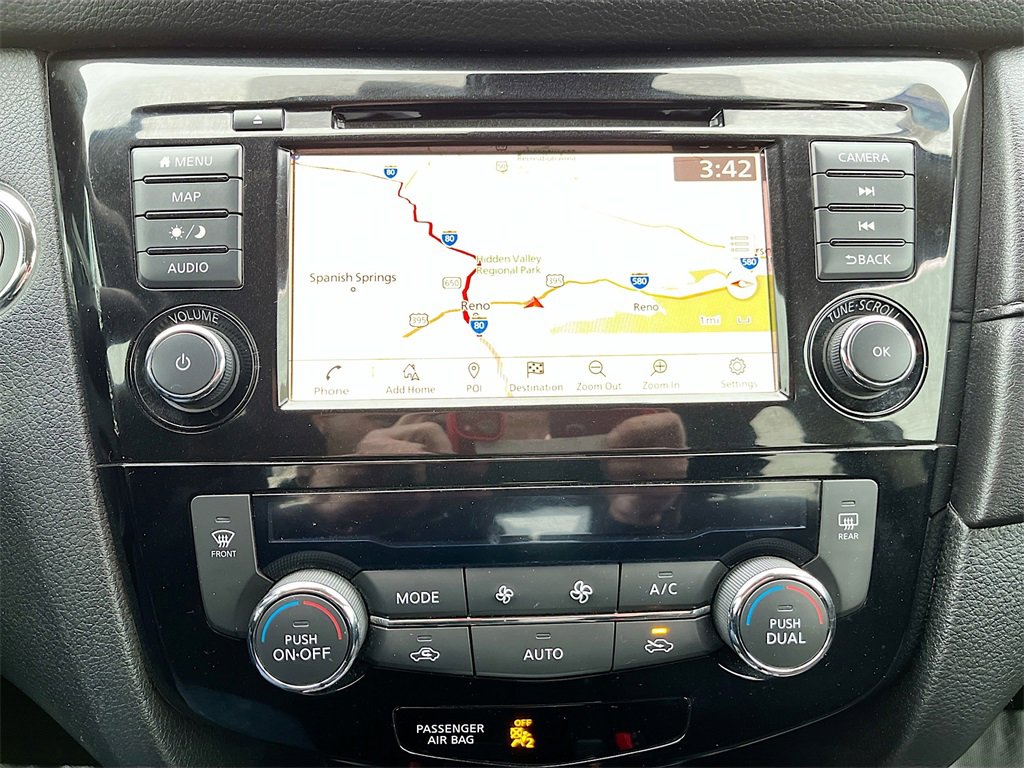 Used 2020 Nissan Rogue SV w/ Premium Package image 13