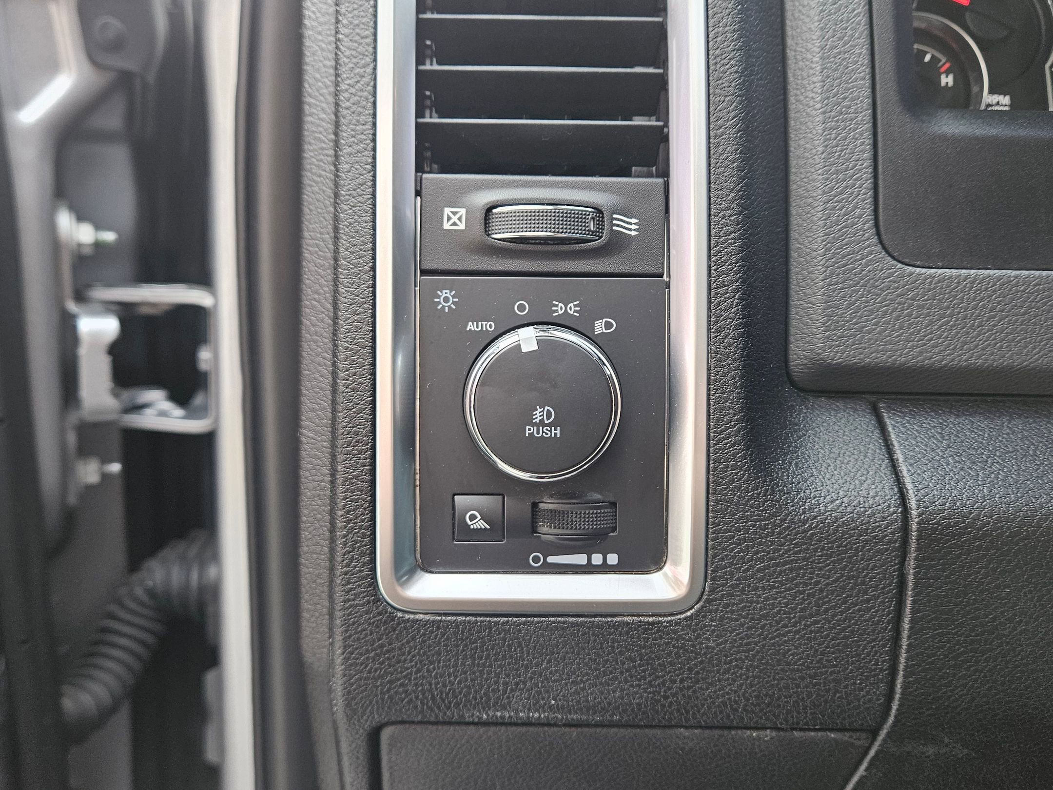 Used 2019 RAM 1500 Big Horn image 18