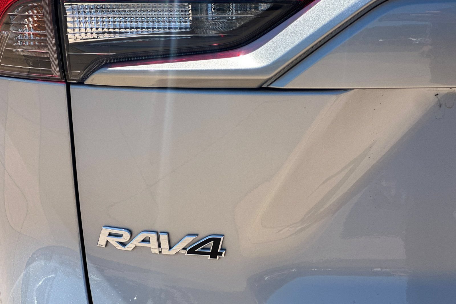 Used 2023 Toyota RAV4 LE AWD/4WD image 33