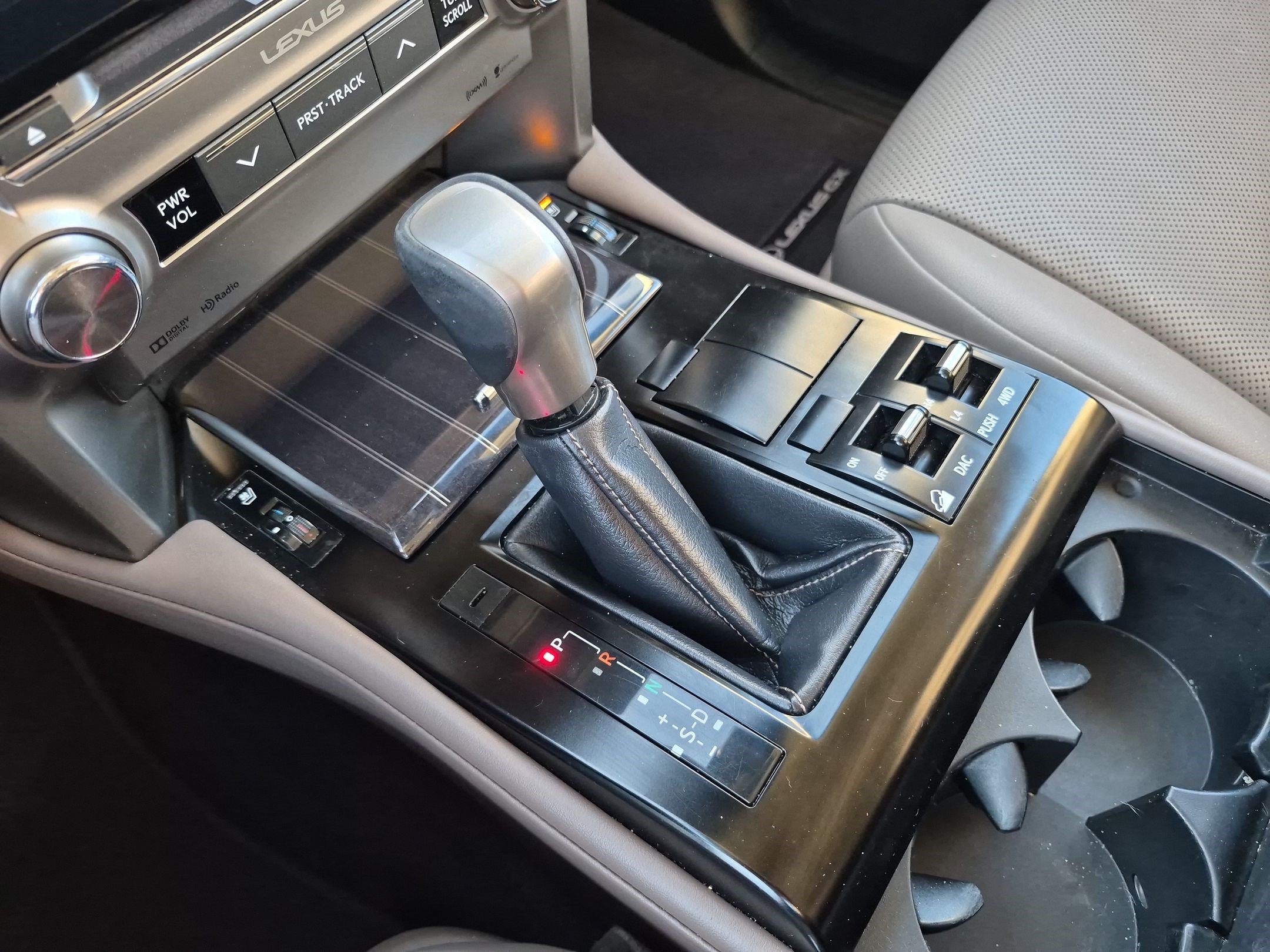 Used 2021 Lexus GX 460 Premium w/ Premium Package AWD/4WD image 29