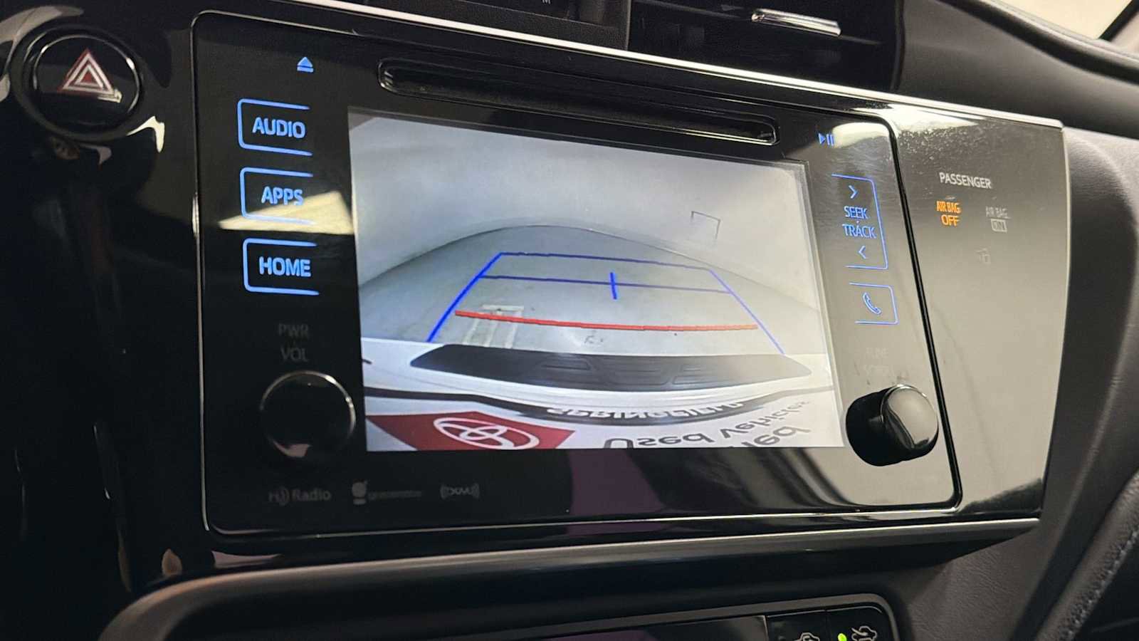 Used 2017 Toyota Corolla SE w/ SE Premium Package image 19