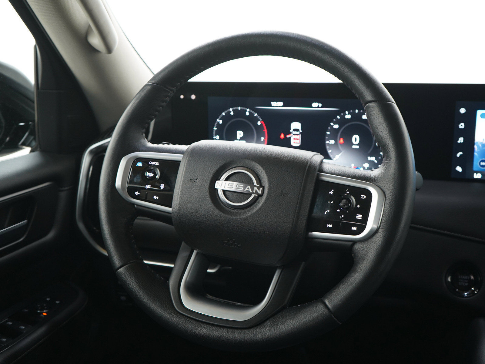 Used 2025 Nissan Armada SV AWD/4WD image 17