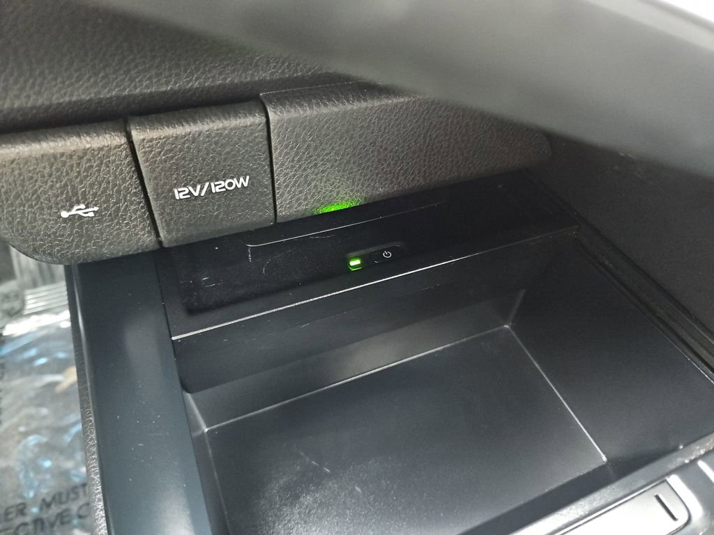 Used 2020 Toyota Camry XLE image 21