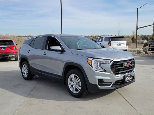 Used 2024 GMC Terrain SLE AWD/4WD image 4
