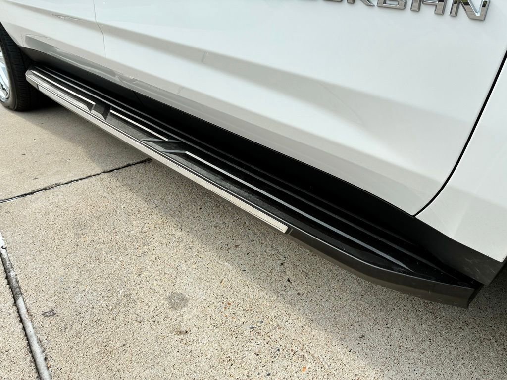 Used 2023 Chevrolet Suburban High Country image 9