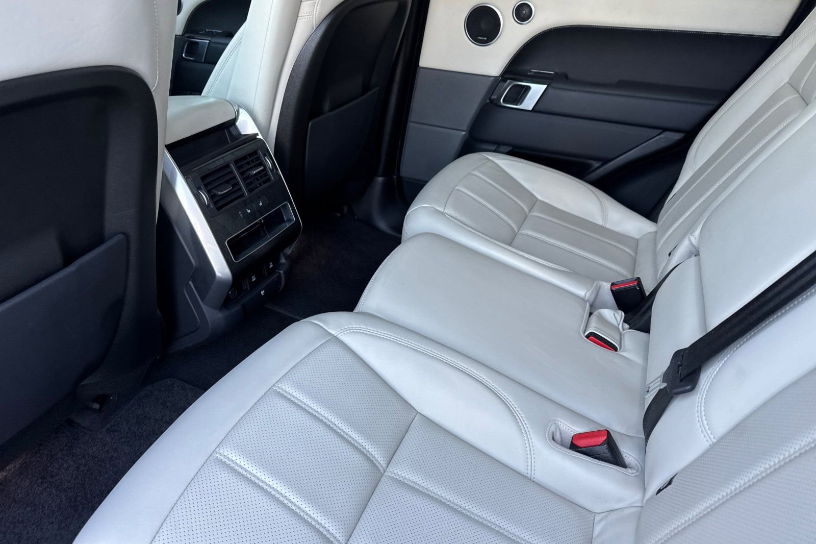 Used 2019 Land Rover Range Rover Sport HSE AWD/4WD image 12