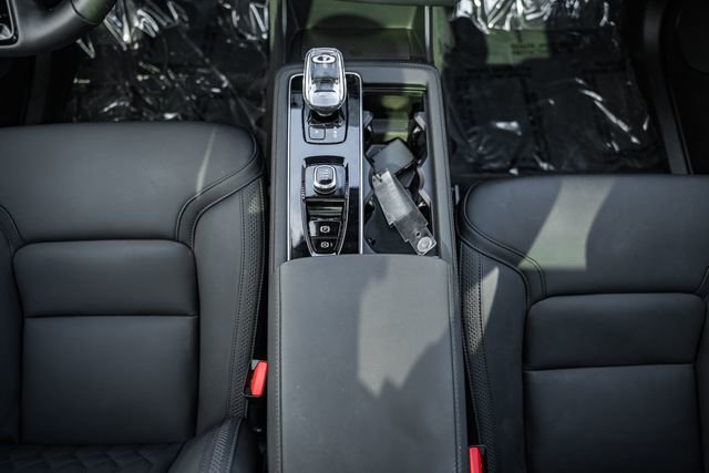 Used 2025 Volvo XC90 B6 Plus image 26
