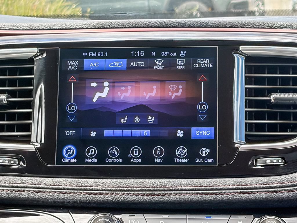 Used 2017 Chrysler Pacifica Limited w/ UConnect Theater Package FWD image 17