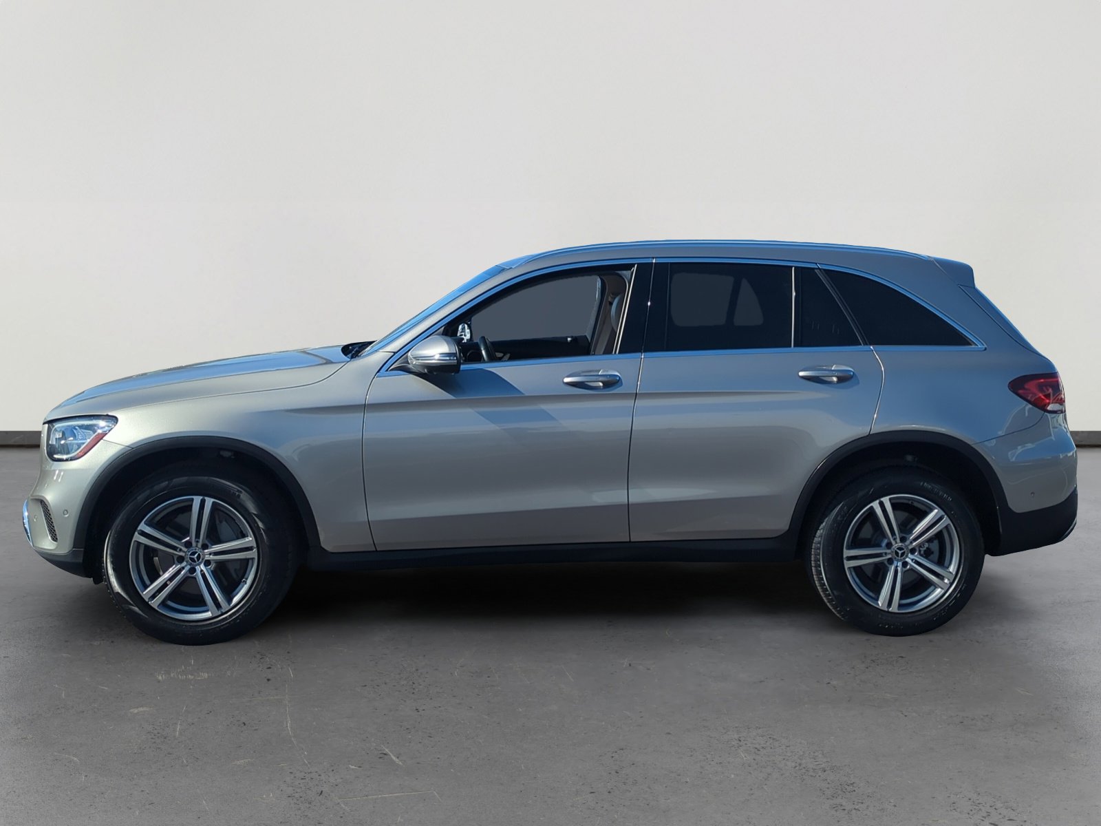 Used 2022 Mercedes-Benz GLC 300 image 2