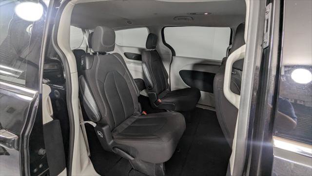 Used 2023 Chrysler Voyager LX image 19