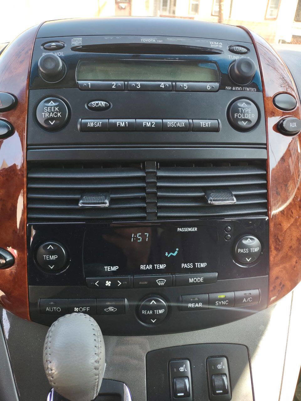 Used 2008 Toyota Sienna XLE image 13