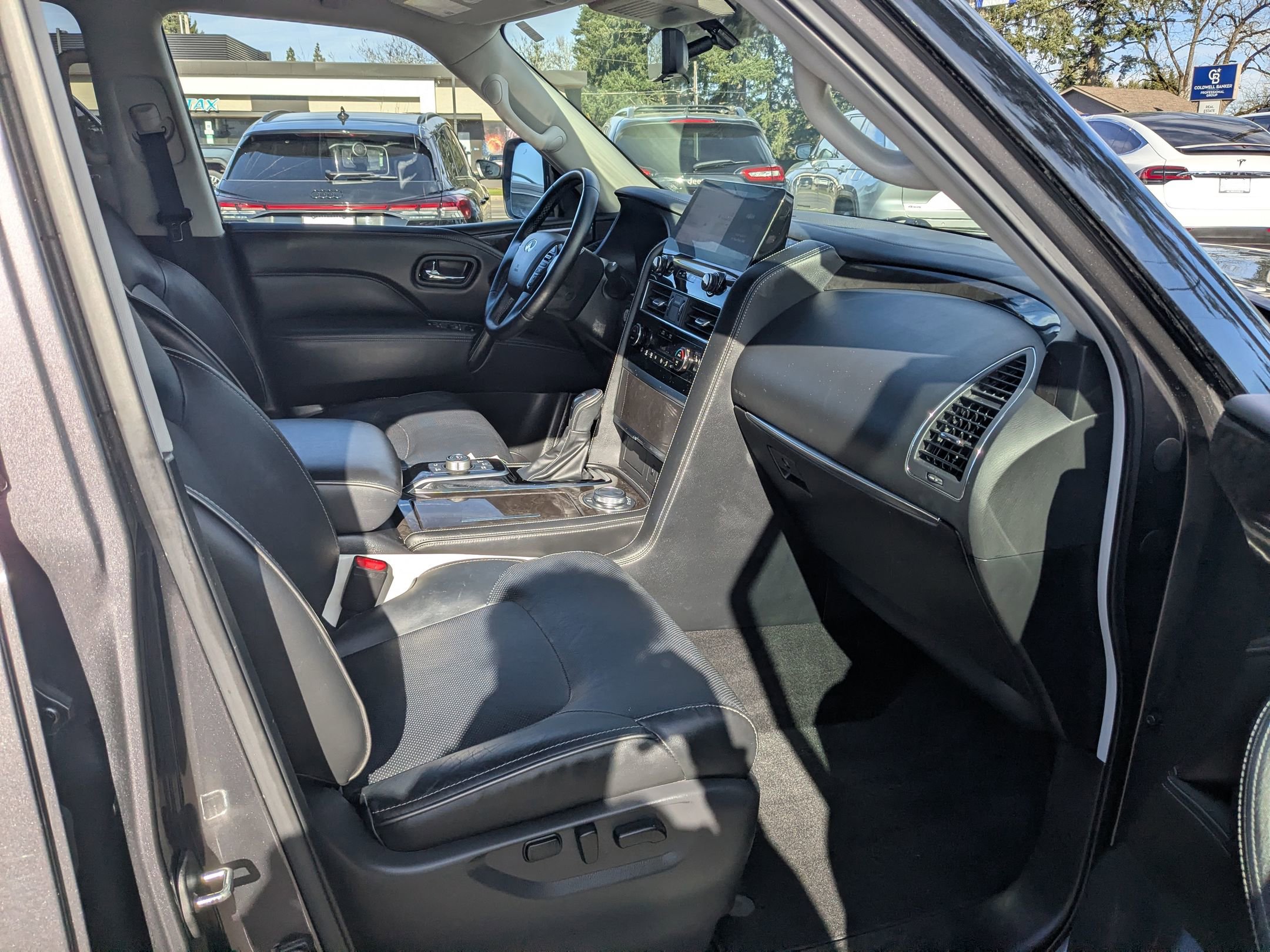 Used 2024 INFINITI QX80 Luxe image 27