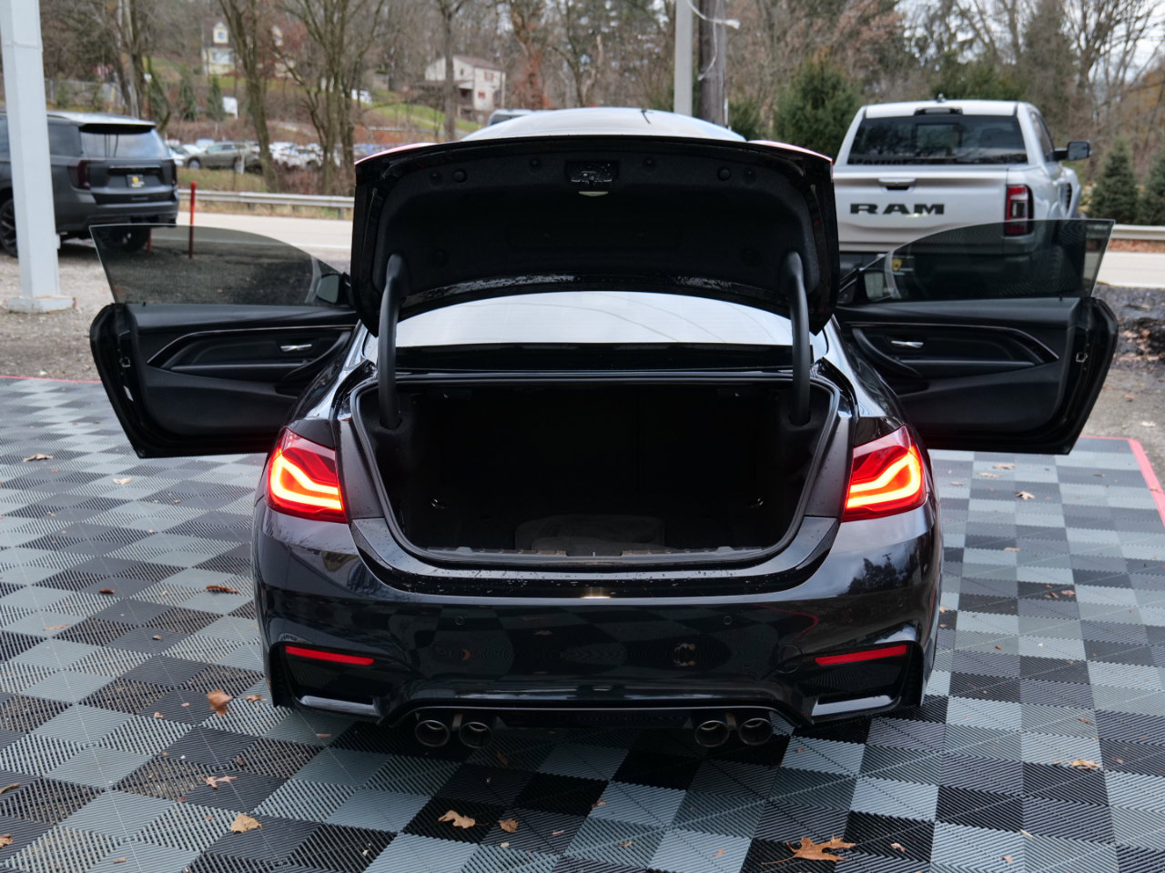 Used 2020 BMW M4 Coupe w/ Competition Package image 59