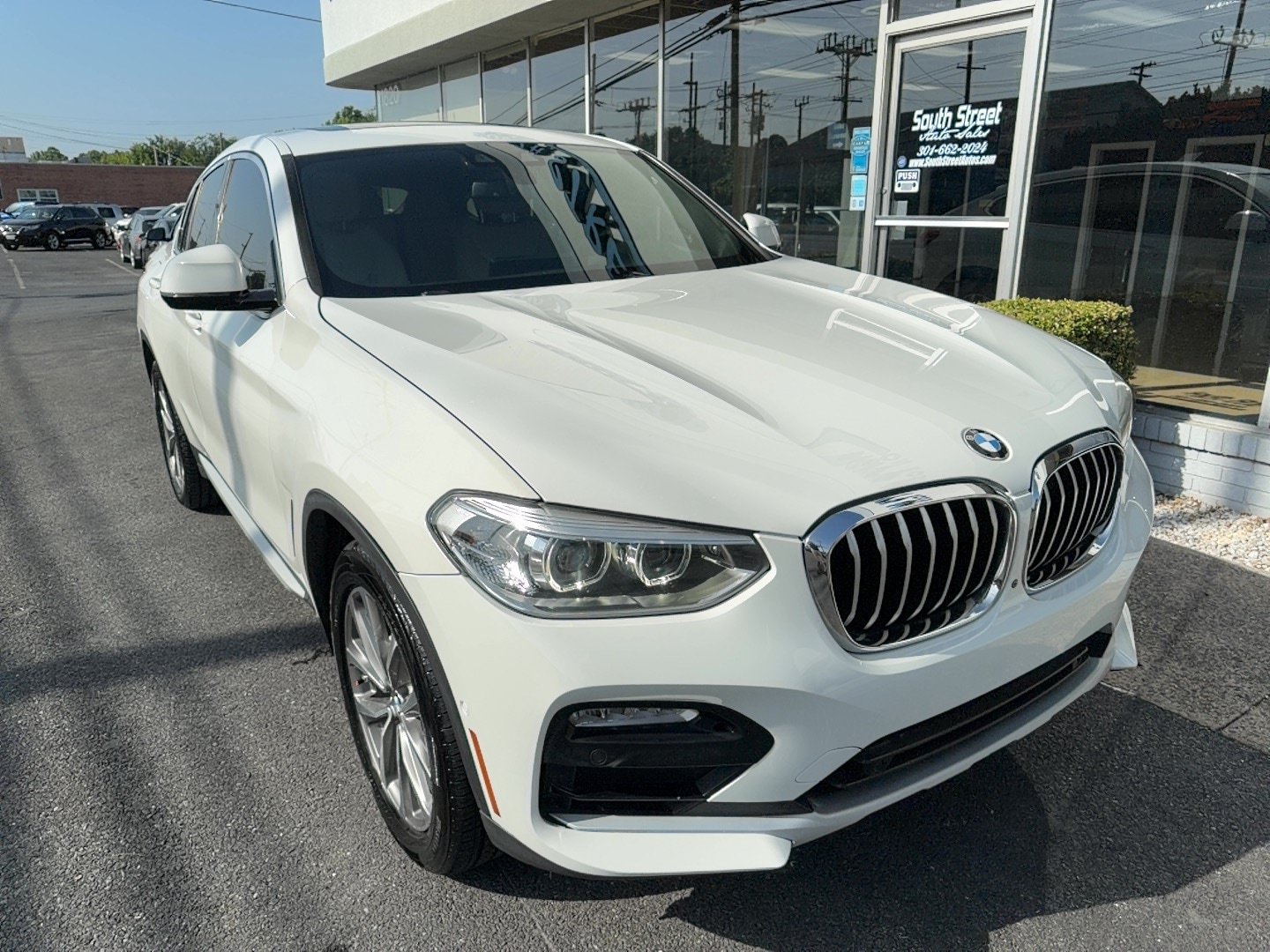 Used 2019 BMW X4 xDrive30i w/ Convenience Package AWD/4WD image 2