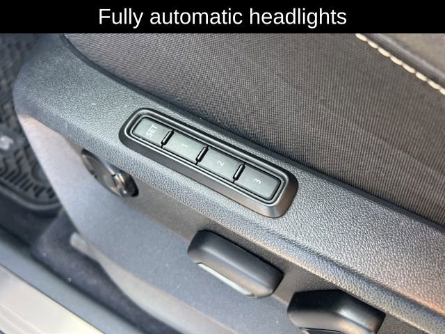 Used 2021 Volkswagen Atlas Cross Sport SEL Premium image 11