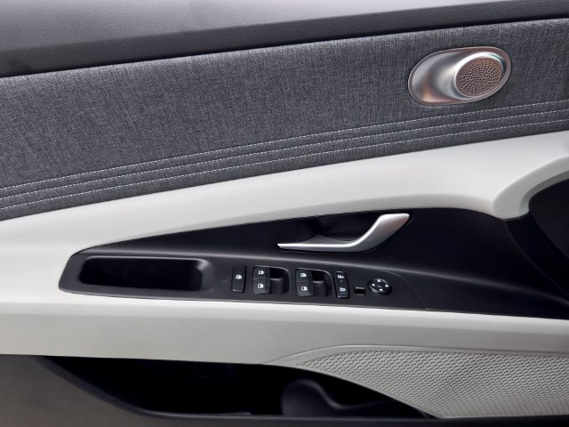 New 2026 Hyundai Elantra SEL Sport FWD image 14
