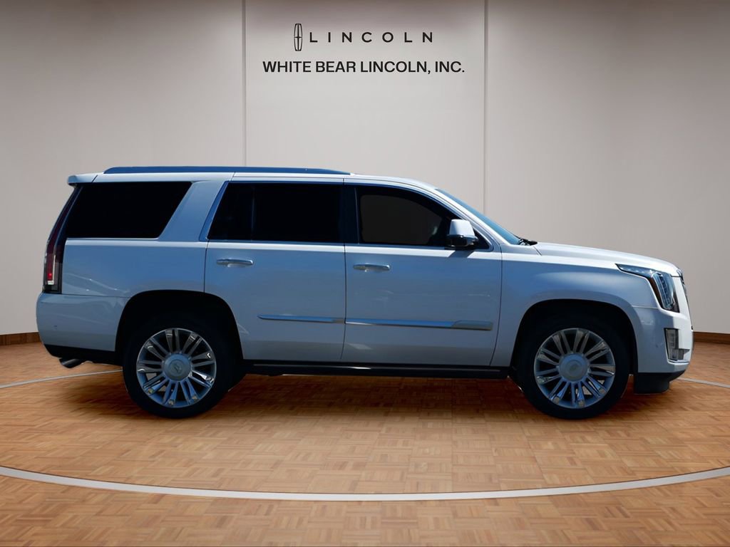 Used 2020 Cadillac Escalade Platinum AWD/4WD image 4