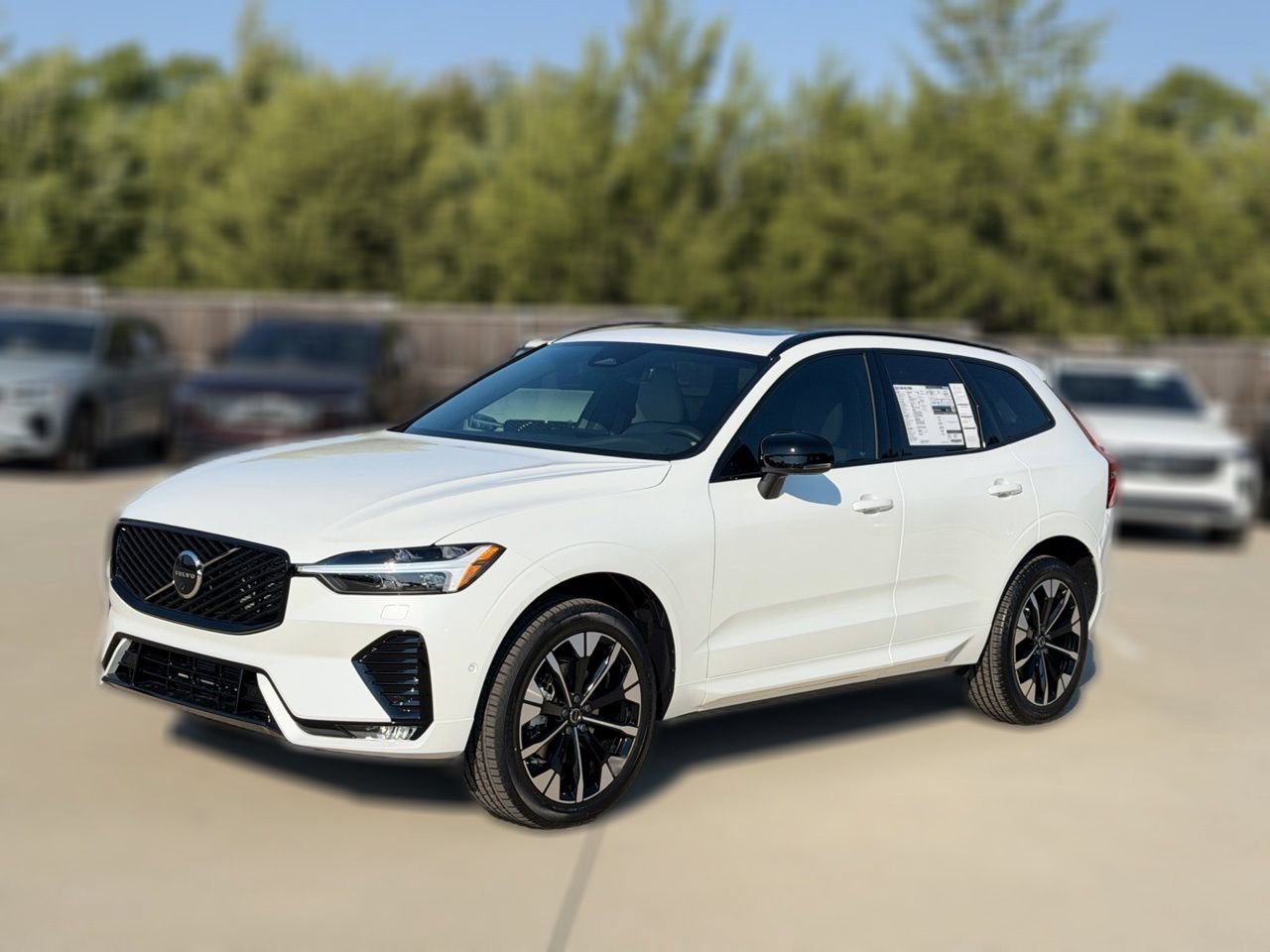 New 2027 Volvo XC60 B5 Plus AWD/4WD image 2