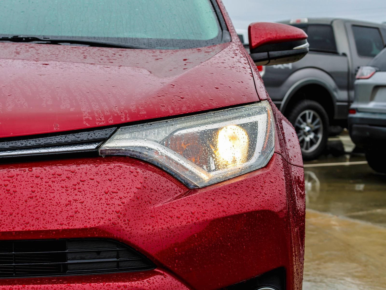 Used 2018 Toyota RAV4 XLE FWD image 4