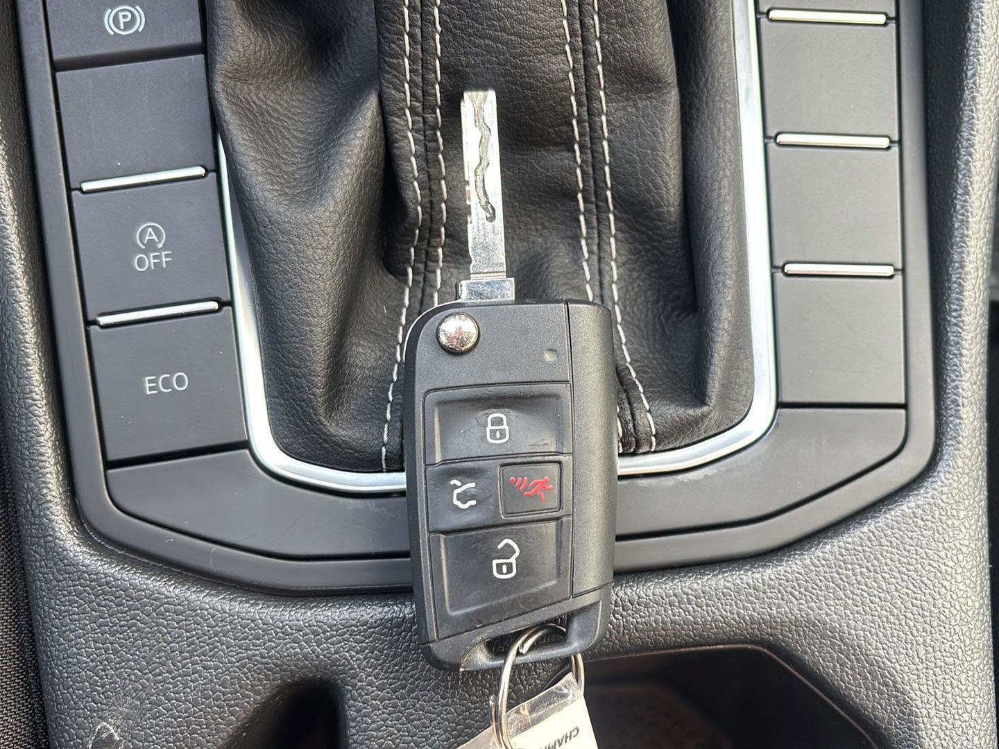 Used 2025 Volkswagen Jetta Sport image 33