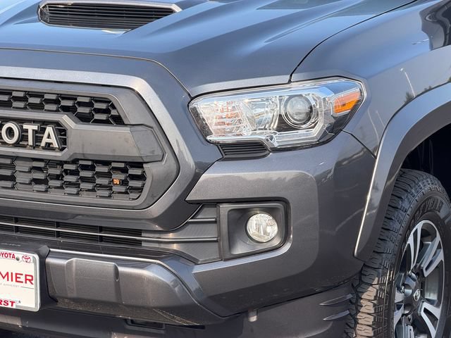 Used 2016 Toyota Tacoma TRD Sport AWD/4WD image 10