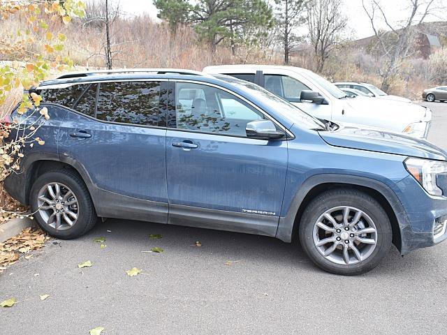 Used 2024 GMC Terrain SLT image 4