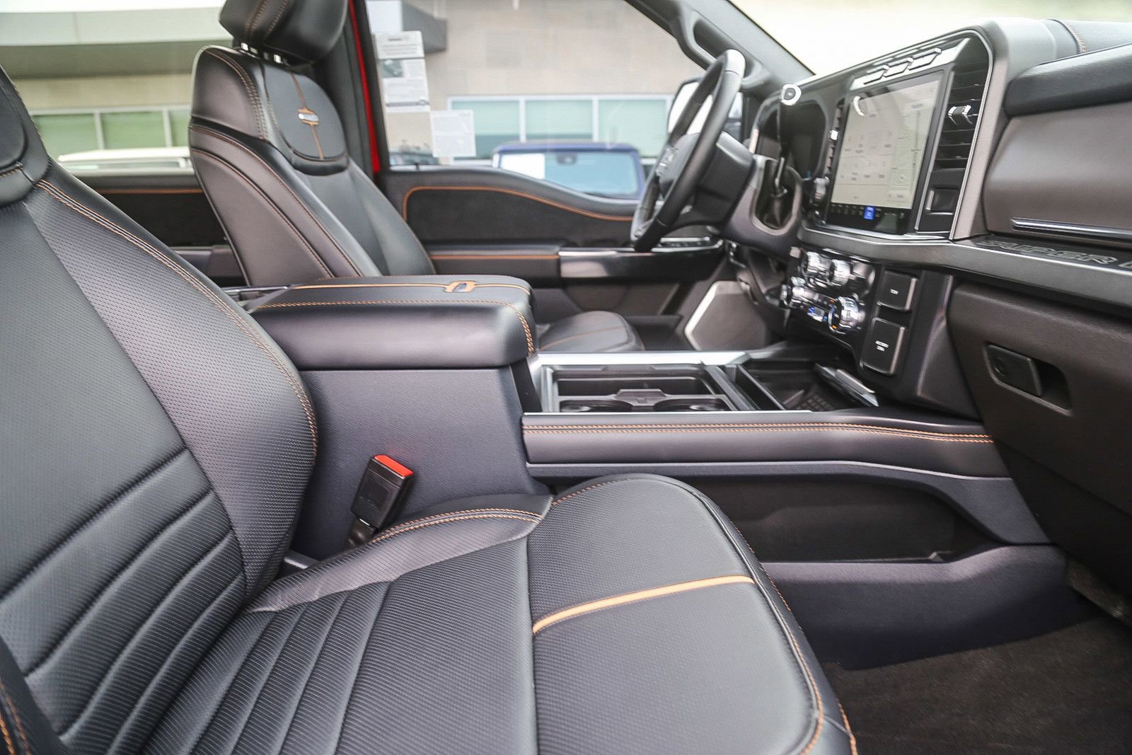 Used 2024 Ford F350 Platinum w/ FX4 Off-Road Package image 15