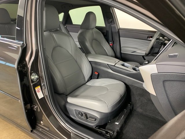 Used 2019 Toyota Avalon Limited image 37