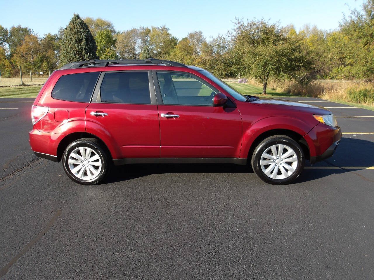 Used 2013 Subaru Forester 2.5X Premium w/ All-Weather Pkg AWD/4WD image 2