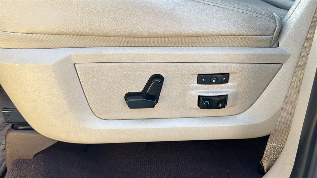 Used 2015 RAM 3500 Laramie w/ Protection Group image 20