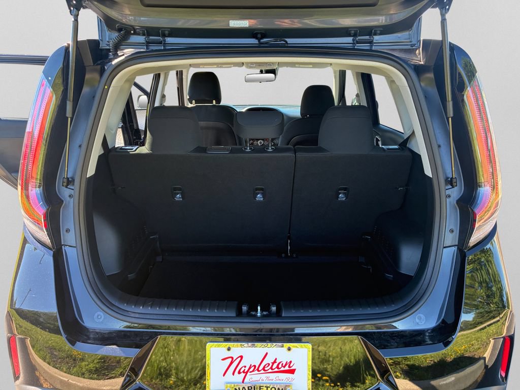 Certified 2025 Kia Soul LX w/ LX Technology Package FWD image 26