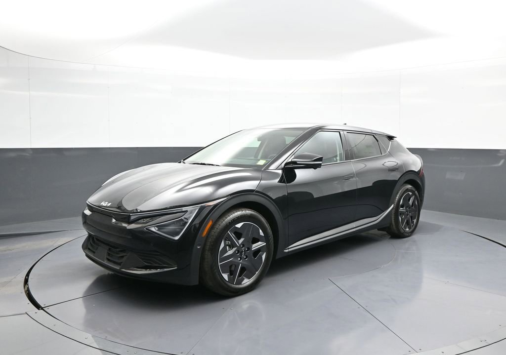 New 2025 Kia EV6 Light w/ Light LR Technology Package image 10