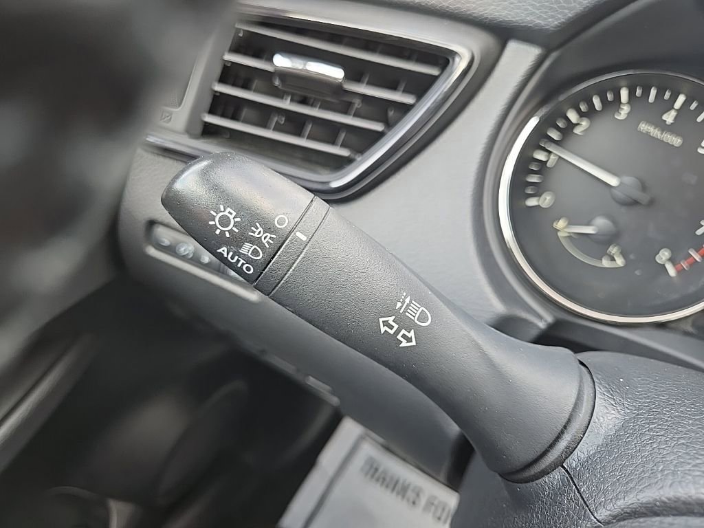 Used 2020 Nissan Rogue SV AWD/4WD image 40