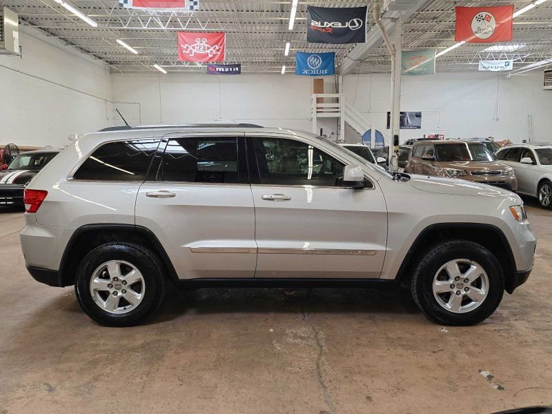 Used 2011 Jeep Grand Cherokee Laredo AWD/4WD image 13