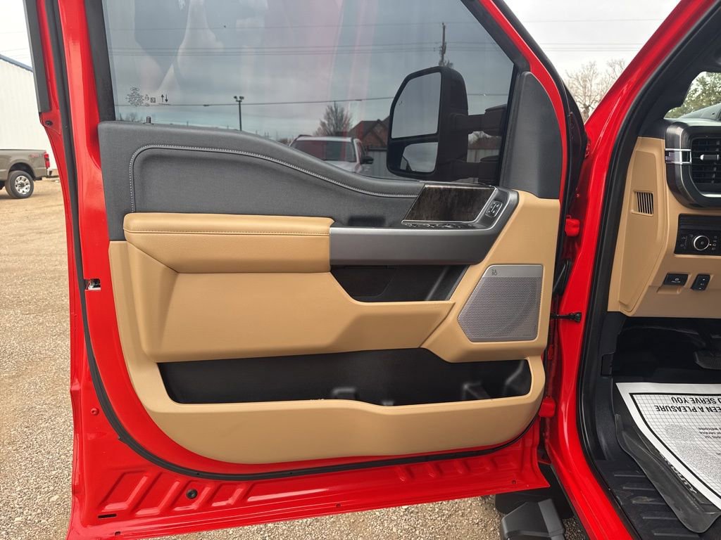 Used 2025 Ford F350 Lariat w/ Lariat Ultimate Package image 11