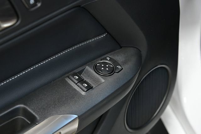 Used 2020 Ford Mustang Shelby GT500 w/ Carbon Fiber Track Pack image 42