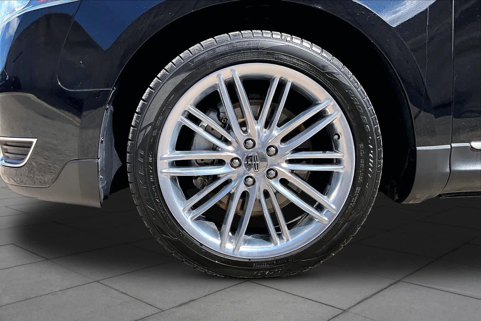 Used 2018 Lincoln MKT AWD image 13