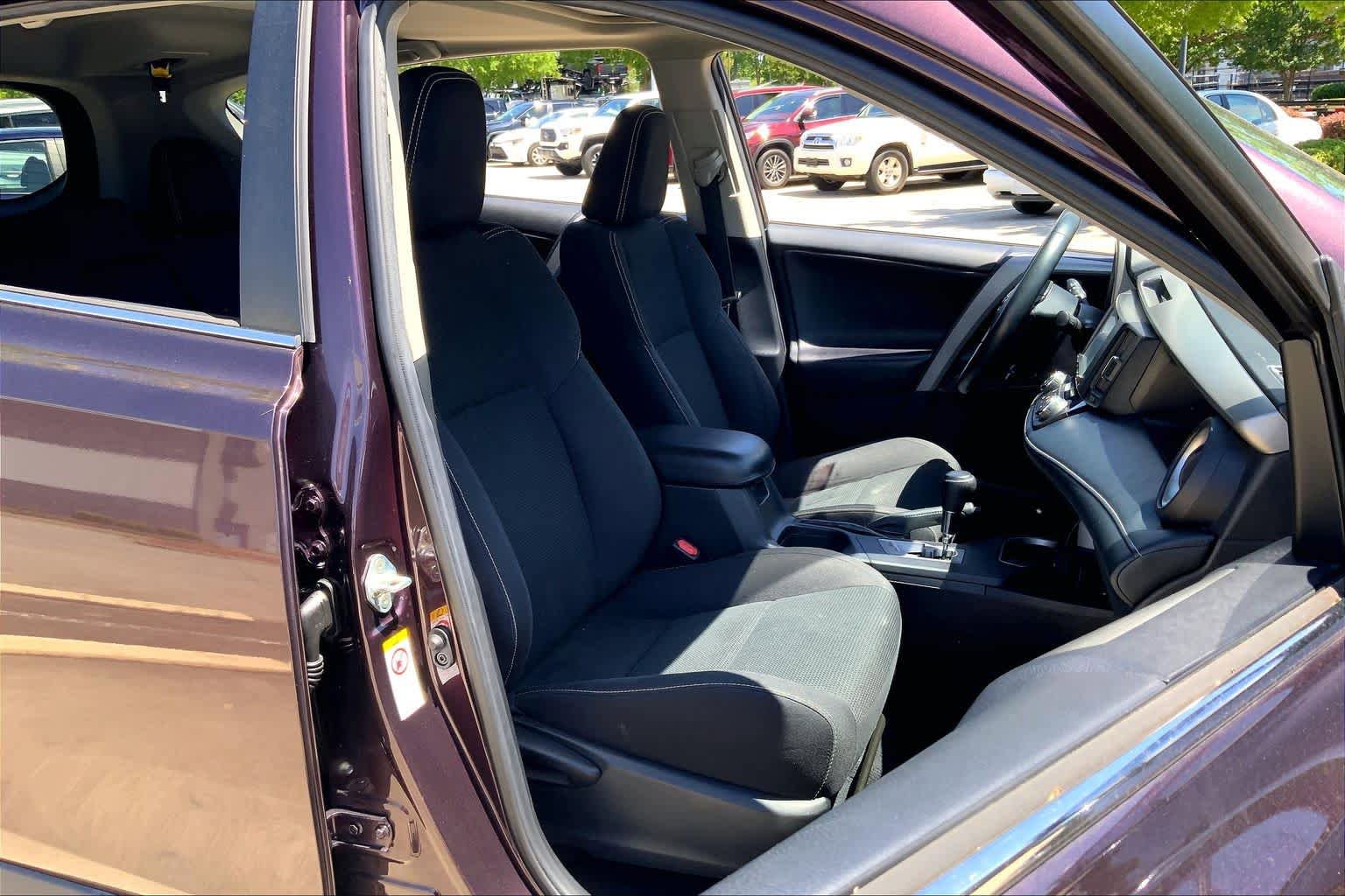 Used 2018 Toyota RAV4 XLE AWD/4WD image 9