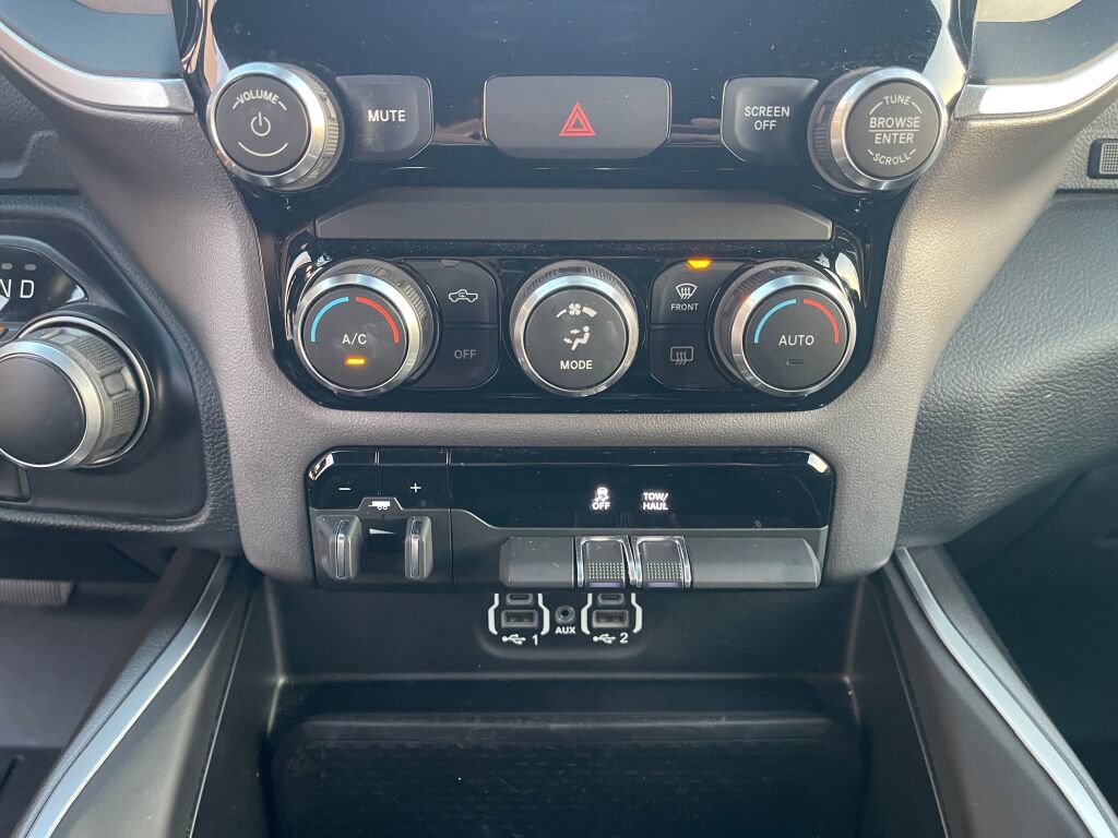 Used 2020 RAM 1500 Big Horn AWD/4WD image 14