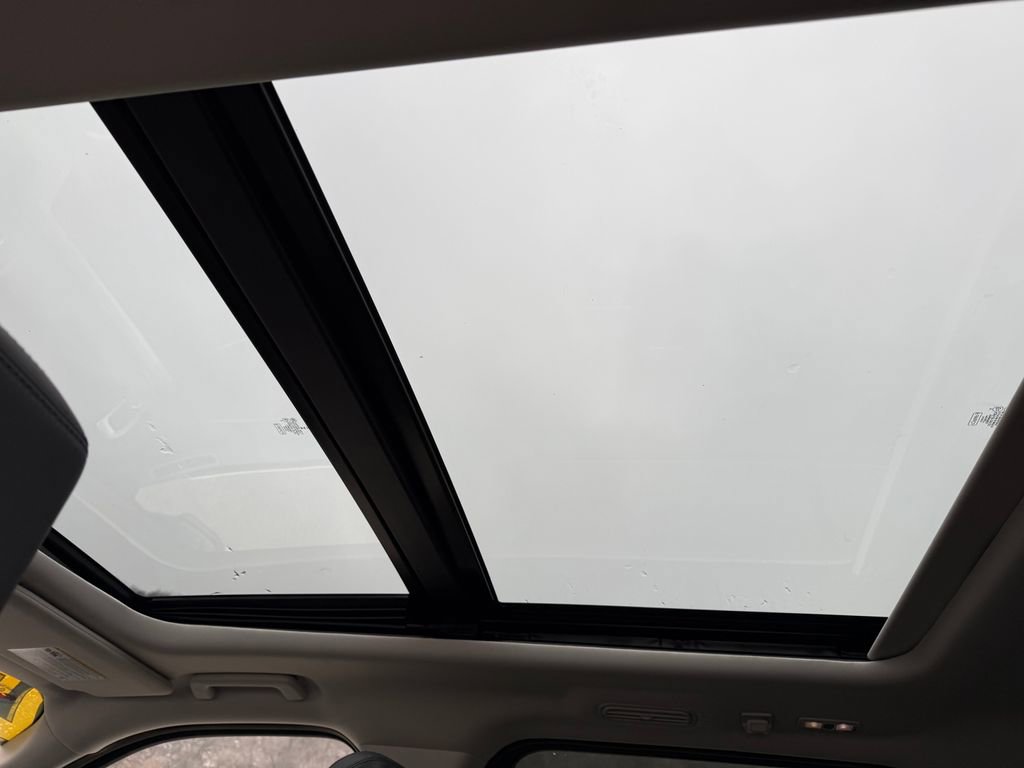 Used 2025 Ford Expedition Active image 44