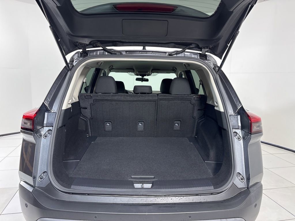Used 2023 Nissan Rogue S image 24