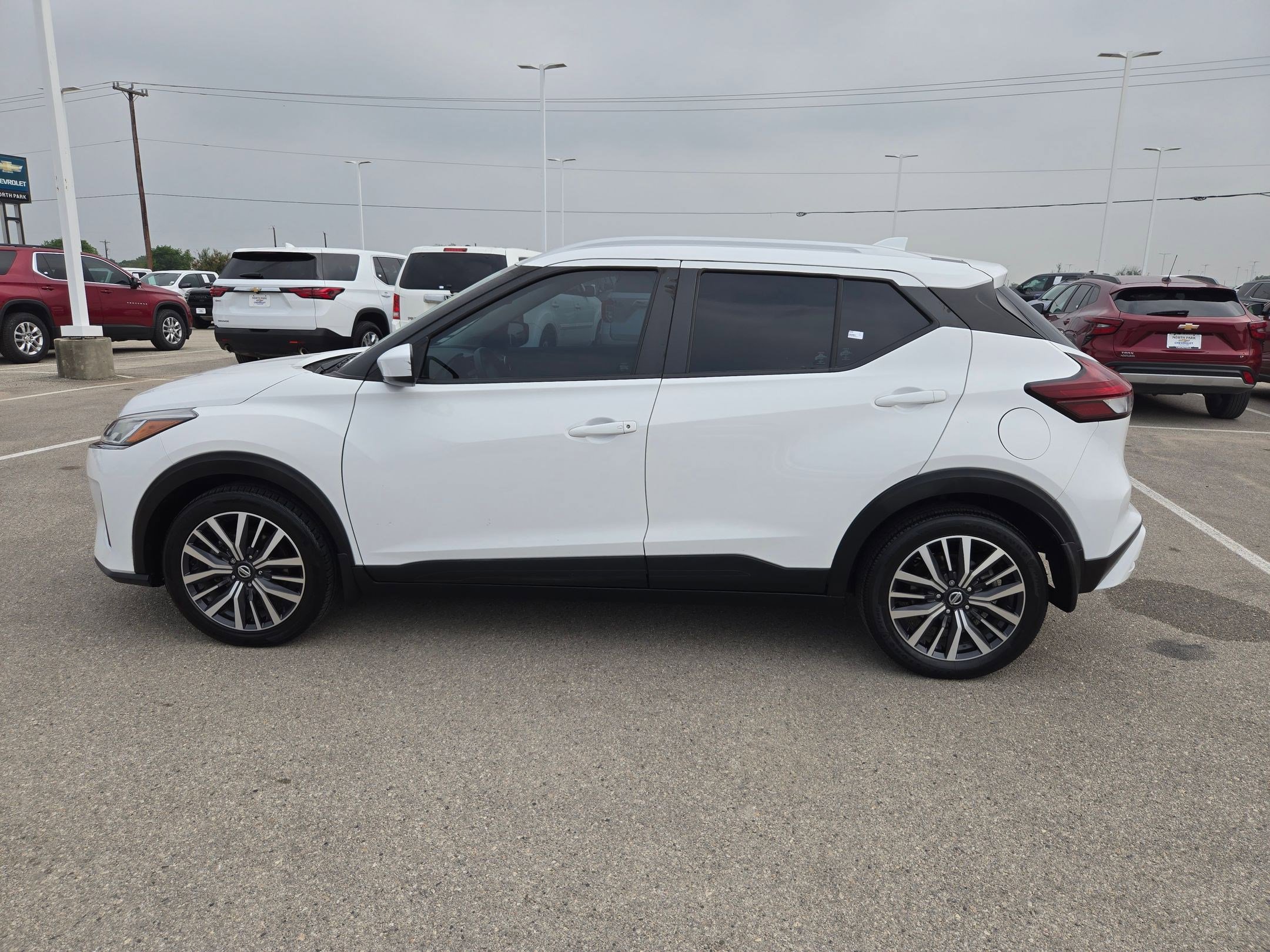Used 2021 Nissan Kicks SV FWD image 6