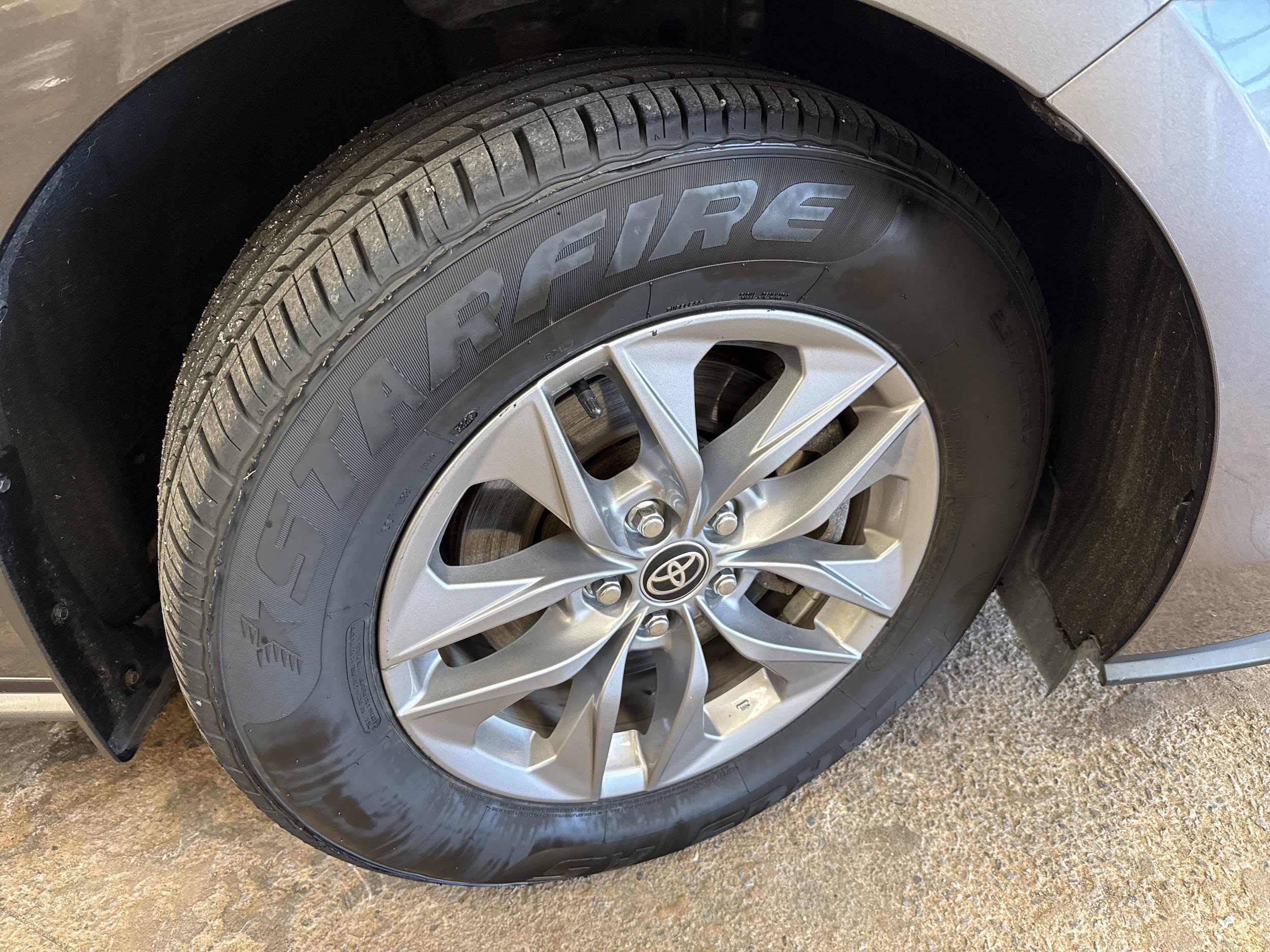 Used 2023 Toyota Sienna LE FWD image 11