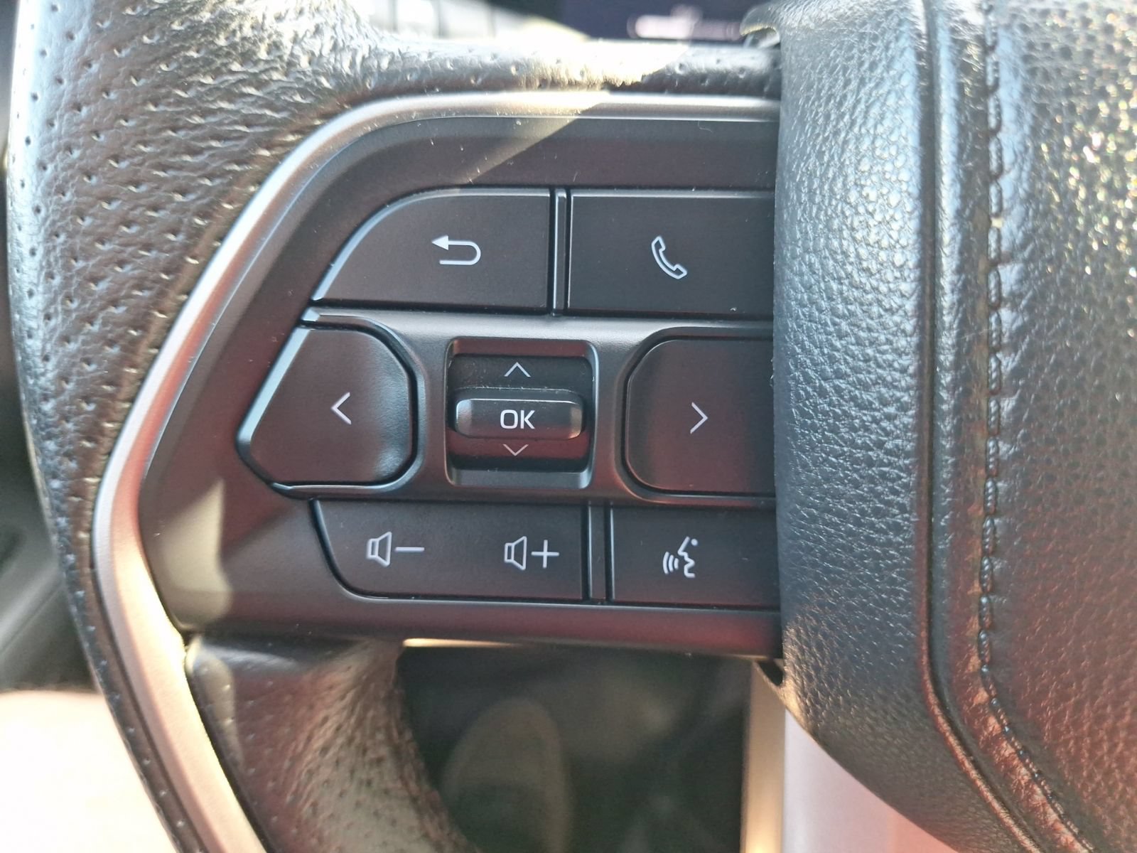 Used 2024 Toyota Tacoma TRD Sport AWD/4WD image 22