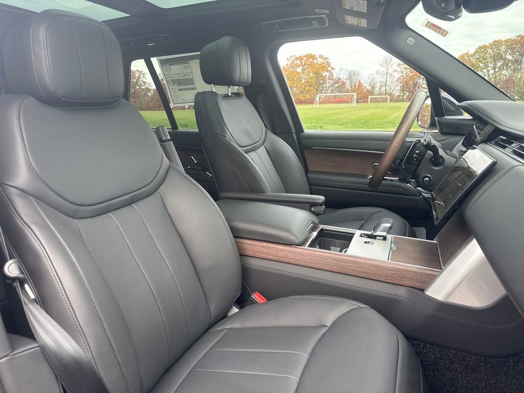 New 2025 Land Rover Range Rover SE image 16