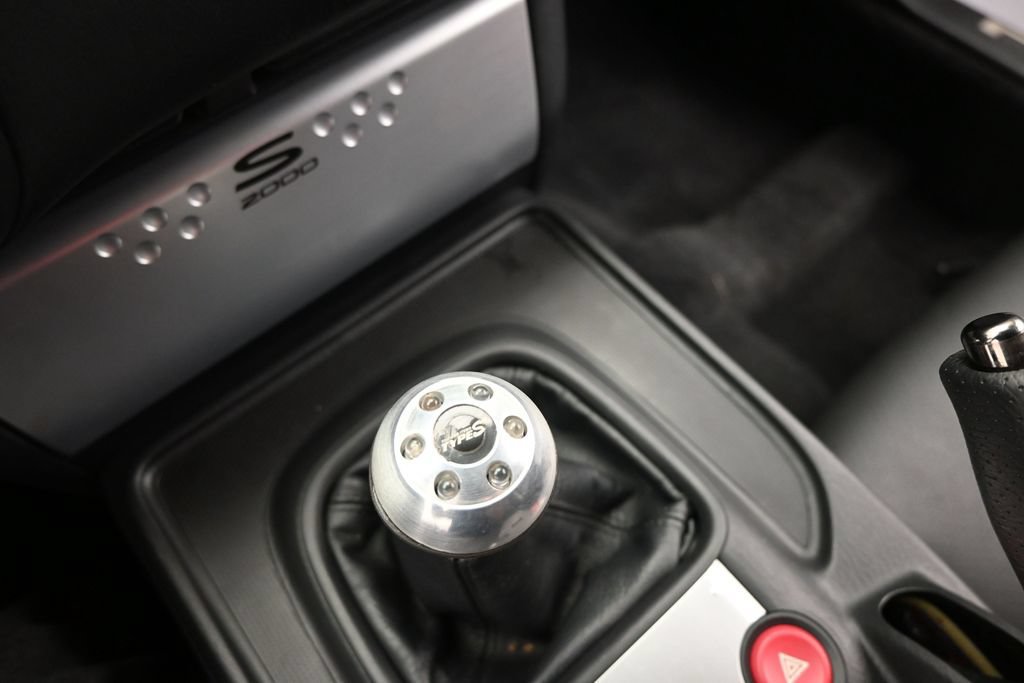 Used 2004 Honda S2000 image 23