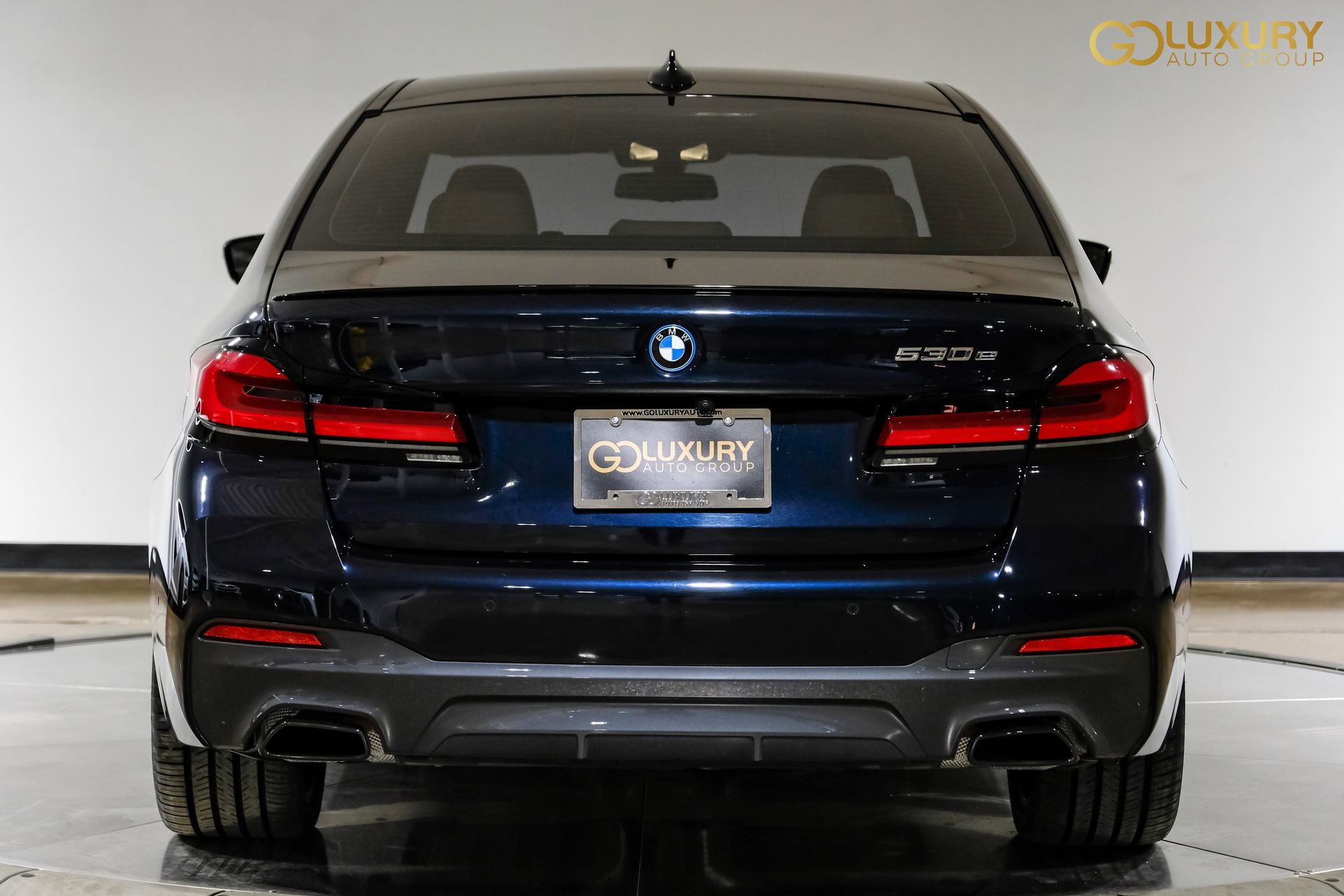 Used 2023 BMW 530e w/ M Sport Package image 11