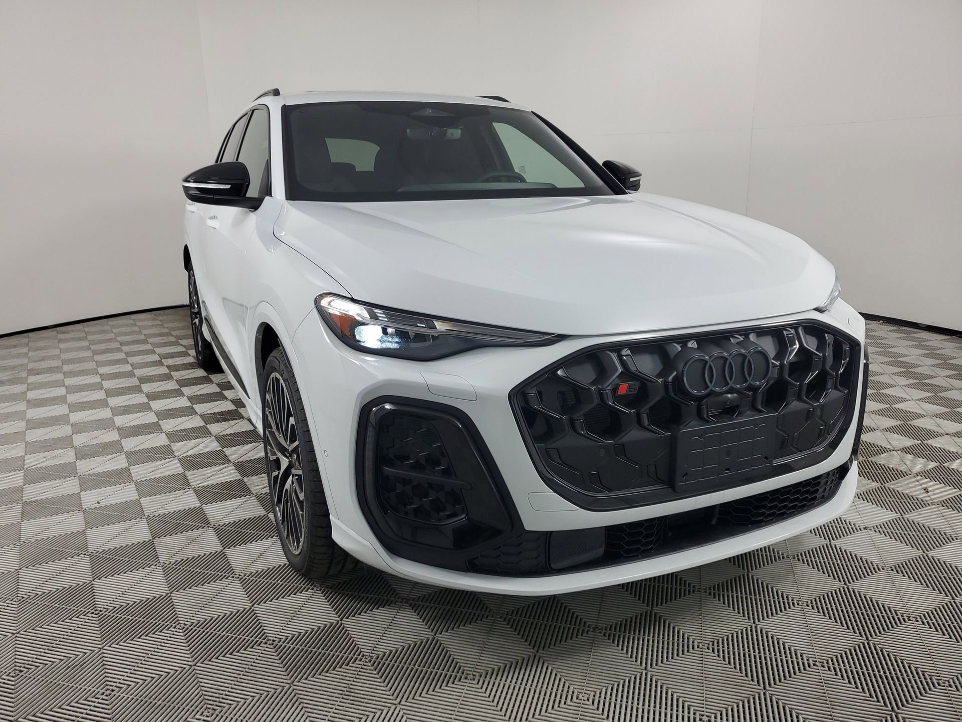 New 2025 Audi SQ5 Premium Plus image 2