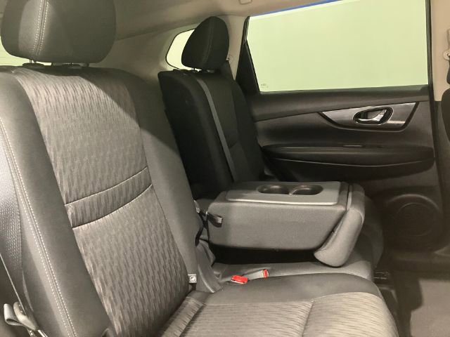 Used 2018 Nissan Rogue SV image 45
