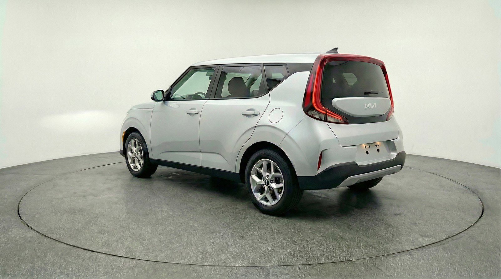 Used 2025 Kia Soul LX w/ LX Technology Package FWD image 6